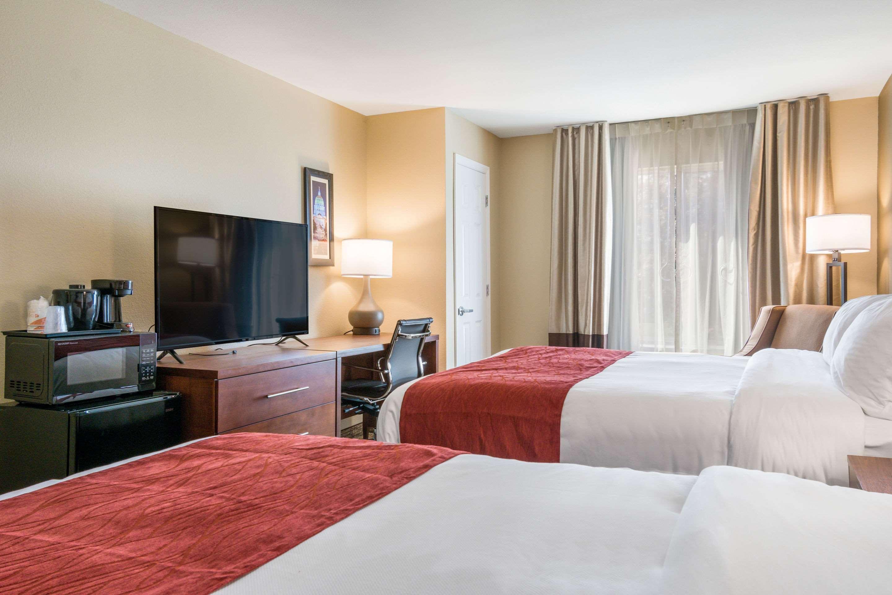 Comfort Inn & Suites Harrisburg - Hershey West Eksteriør bilde