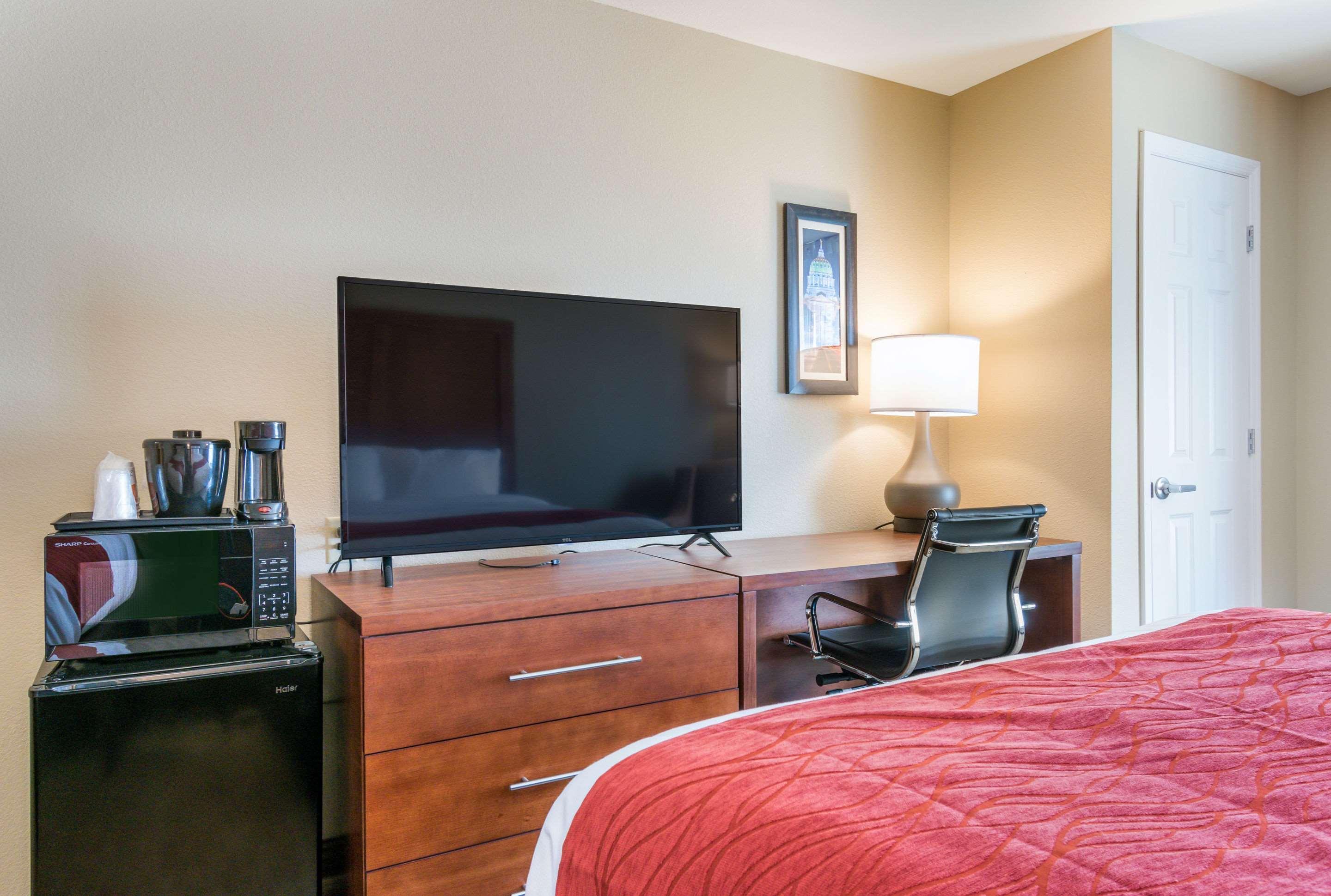 Comfort Inn & Suites Harrisburg - Hershey West Eksteriør bilde
