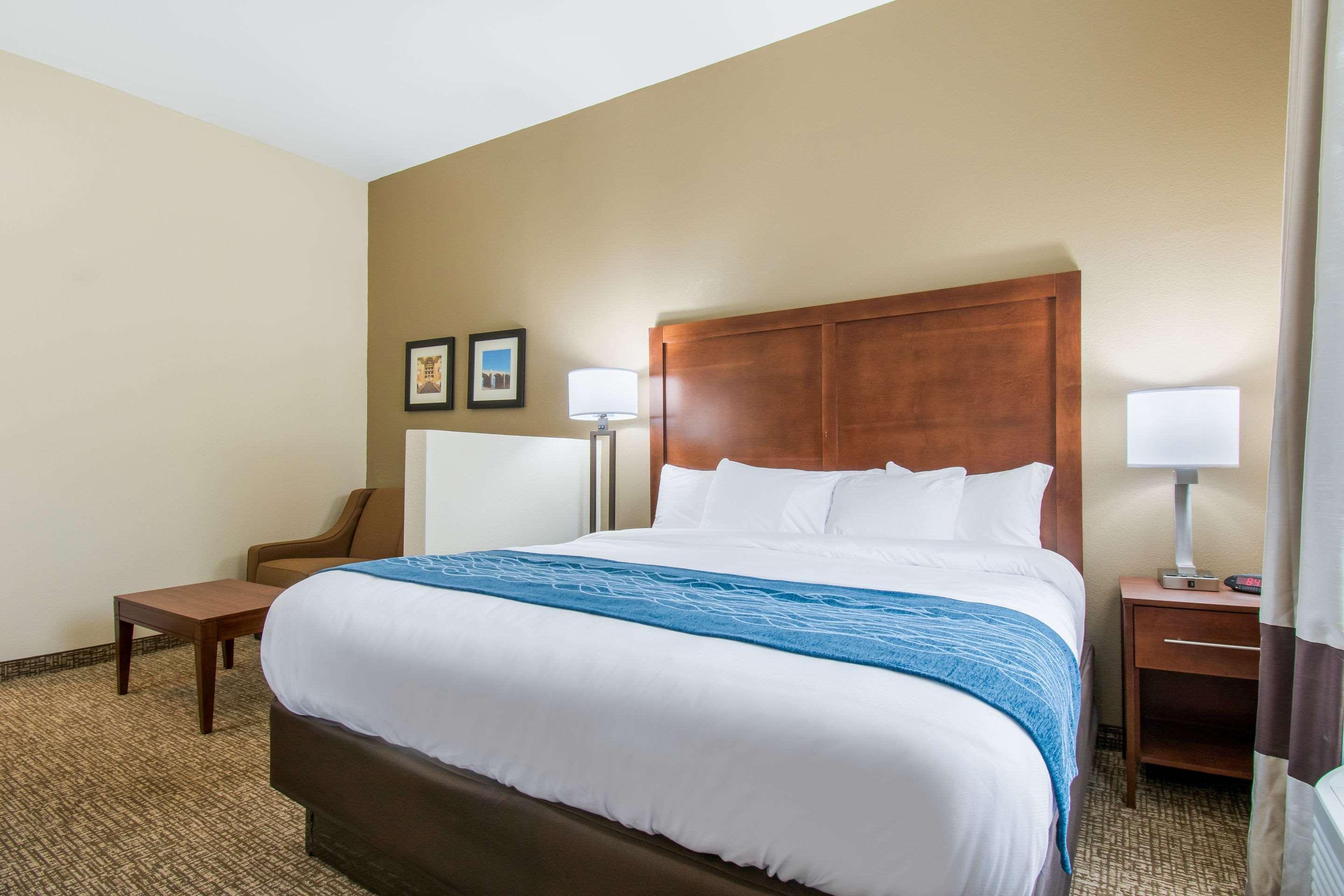 Comfort Inn & Suites Harrisburg - Hershey West Eksteriør bilde