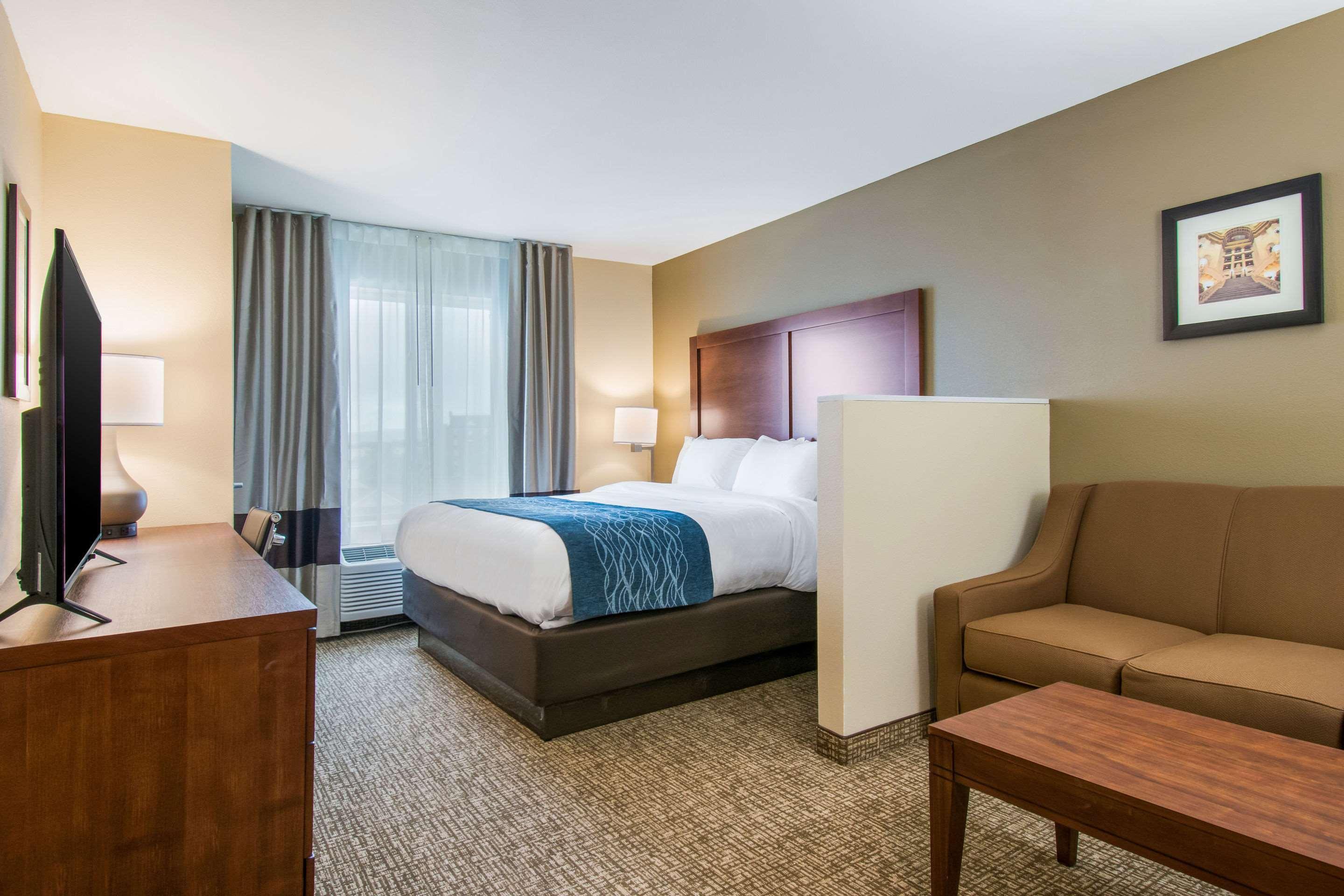 Comfort Inn & Suites Harrisburg - Hershey West Eksteriør bilde