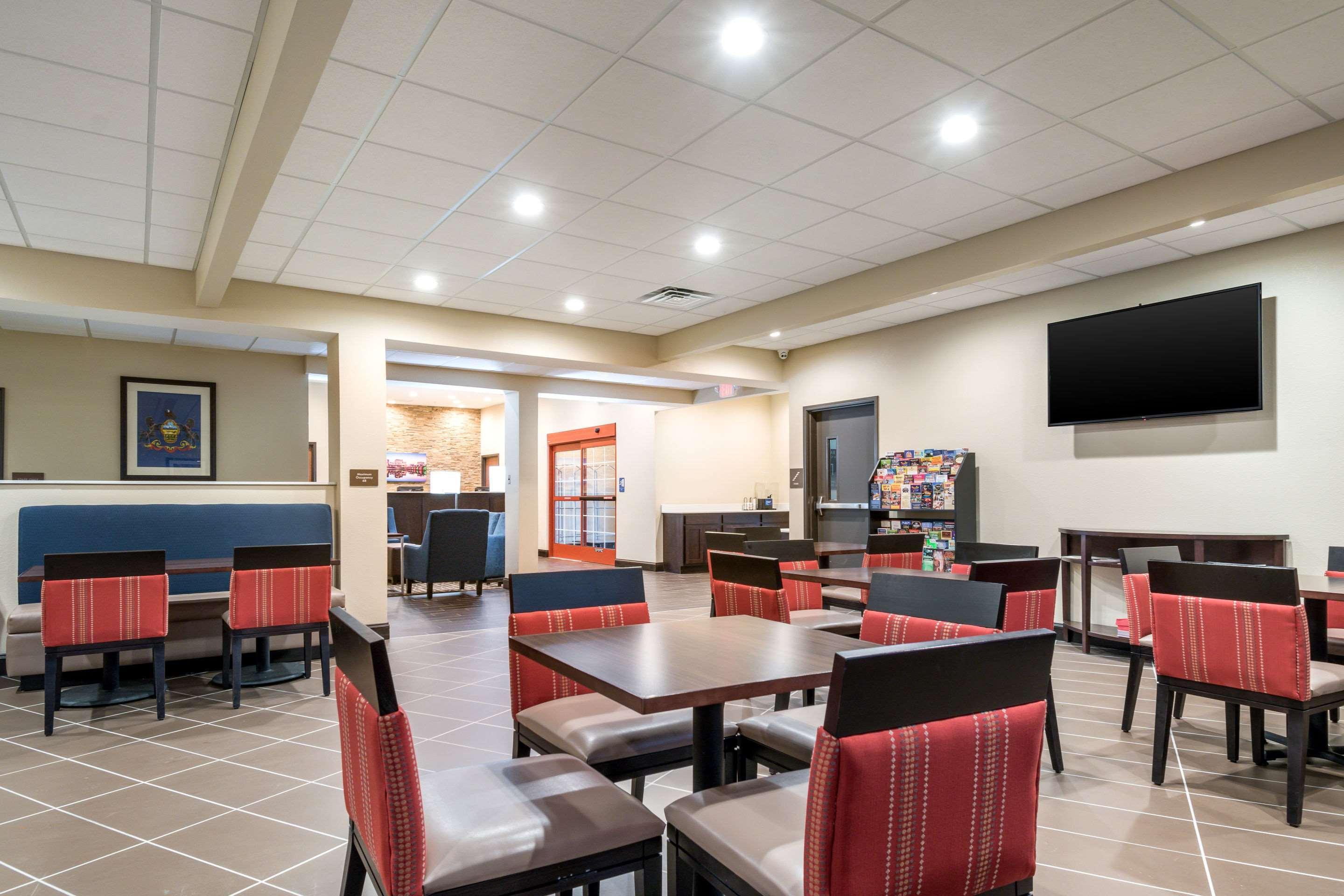 Comfort Inn & Suites Harrisburg - Hershey West Eksteriør bilde