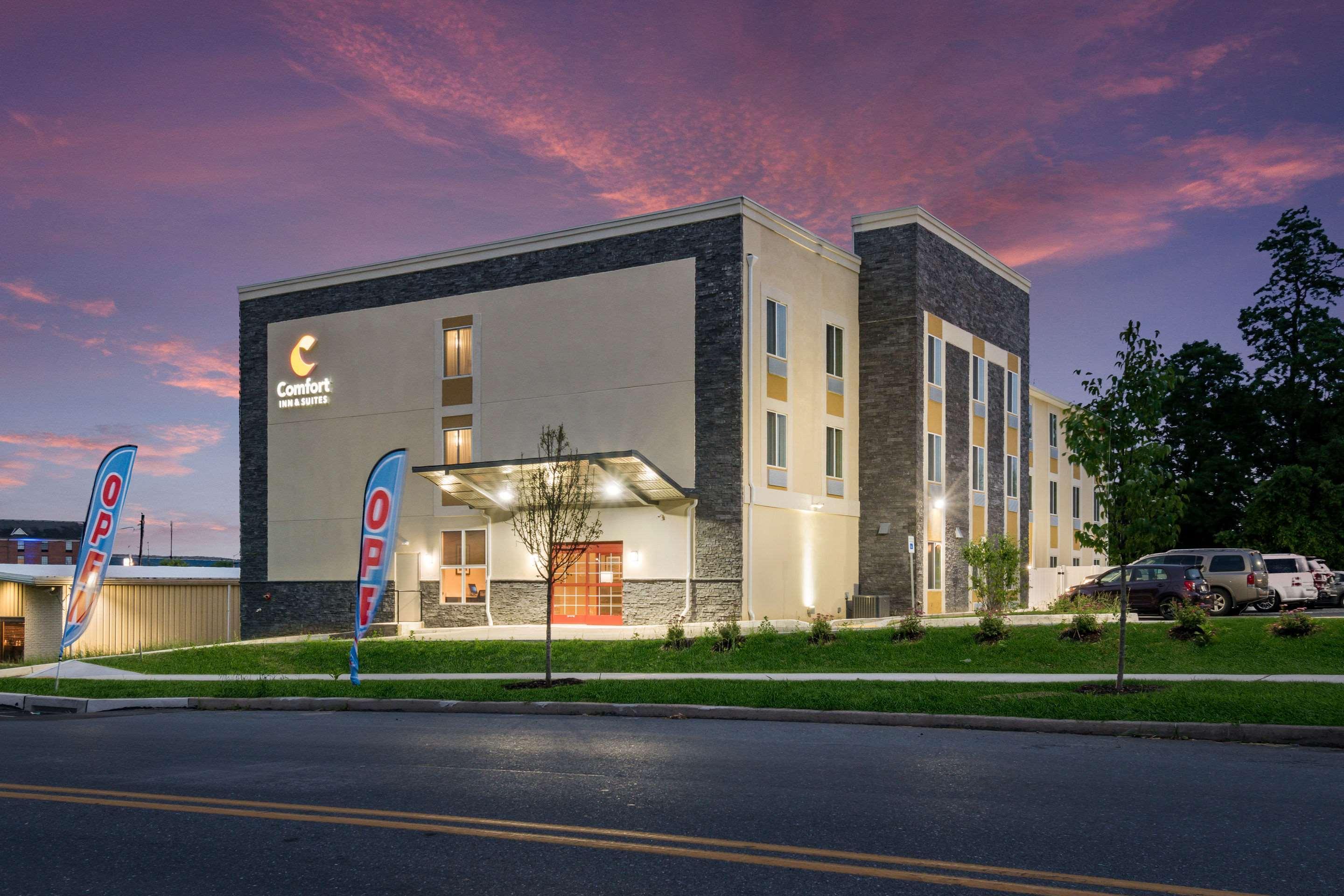 Comfort Inn & Suites Harrisburg - Hershey West Eksteriør bilde