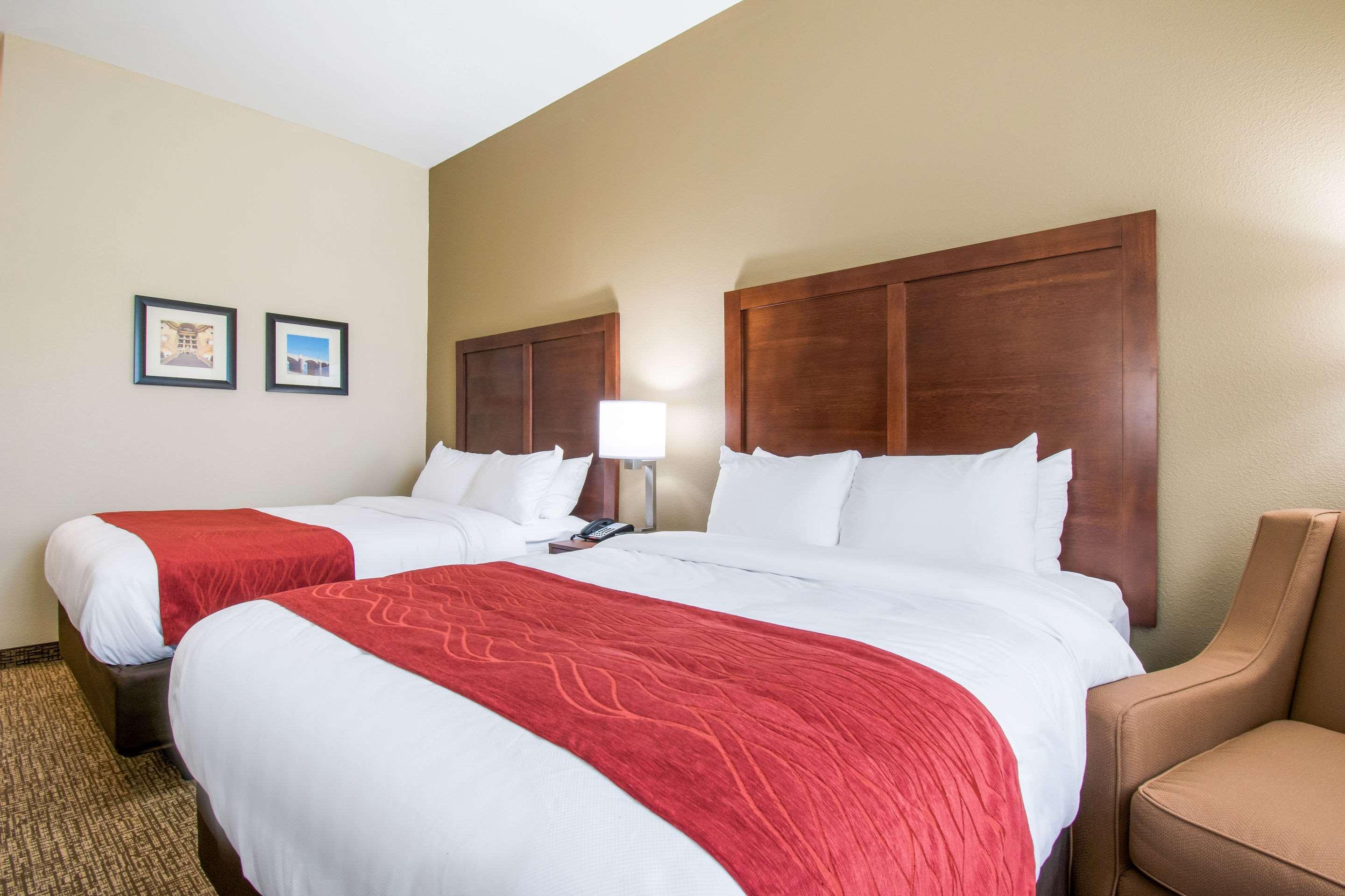 Comfort Inn & Suites Harrisburg - Hershey West Eksteriør bilde