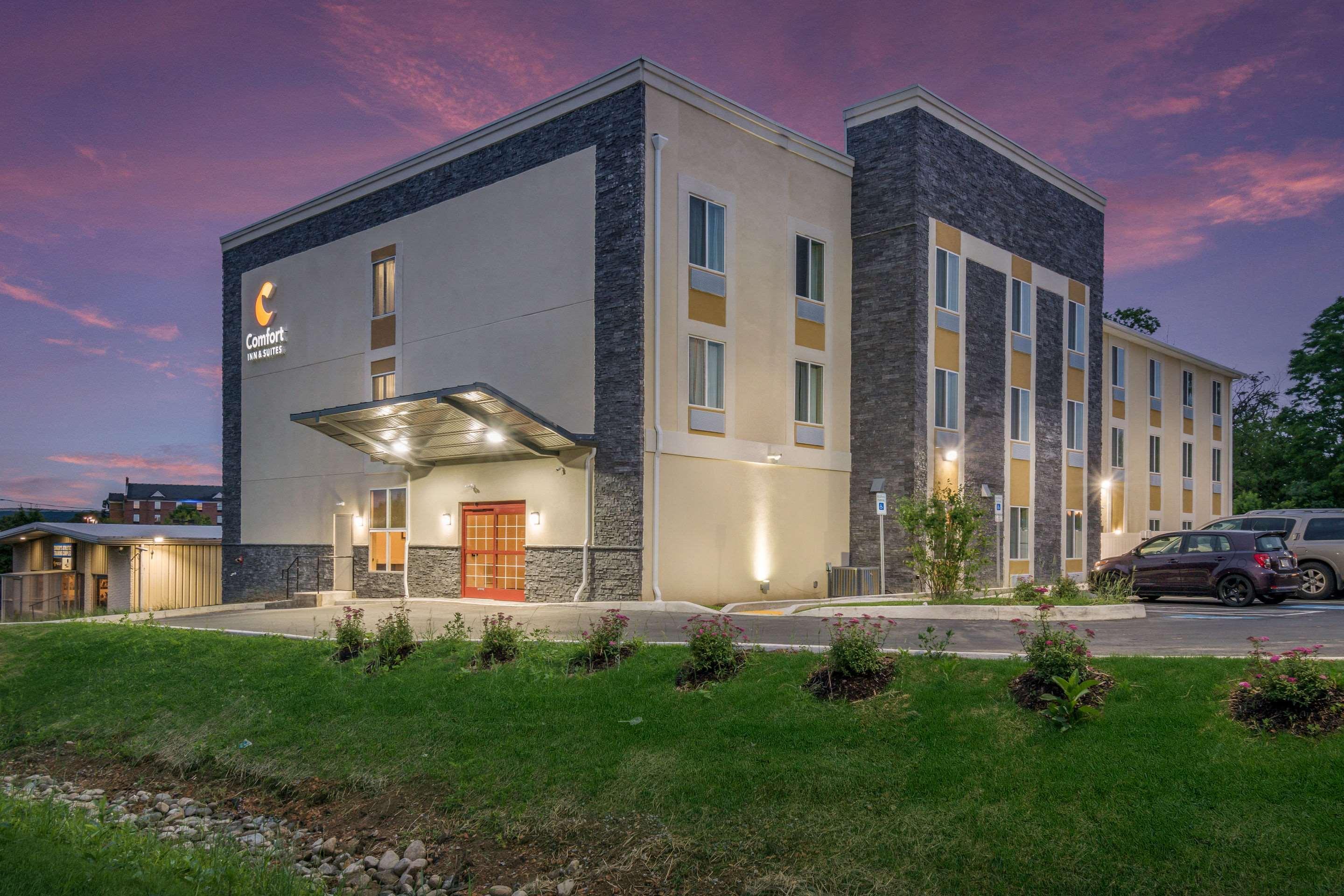 Comfort Inn & Suites Harrisburg - Hershey West Eksteriør bilde