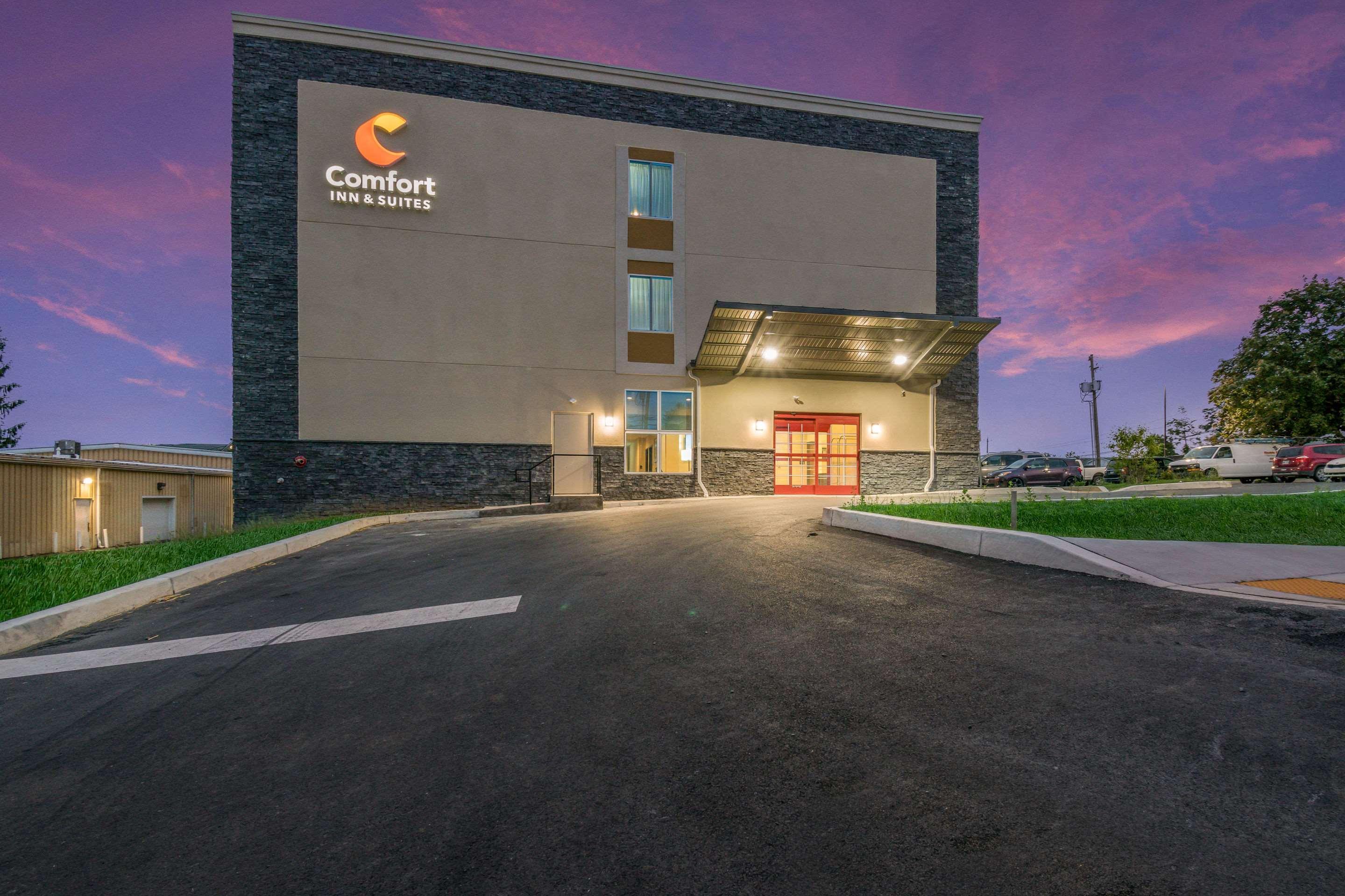Comfort Inn & Suites Harrisburg - Hershey West Eksteriør bilde