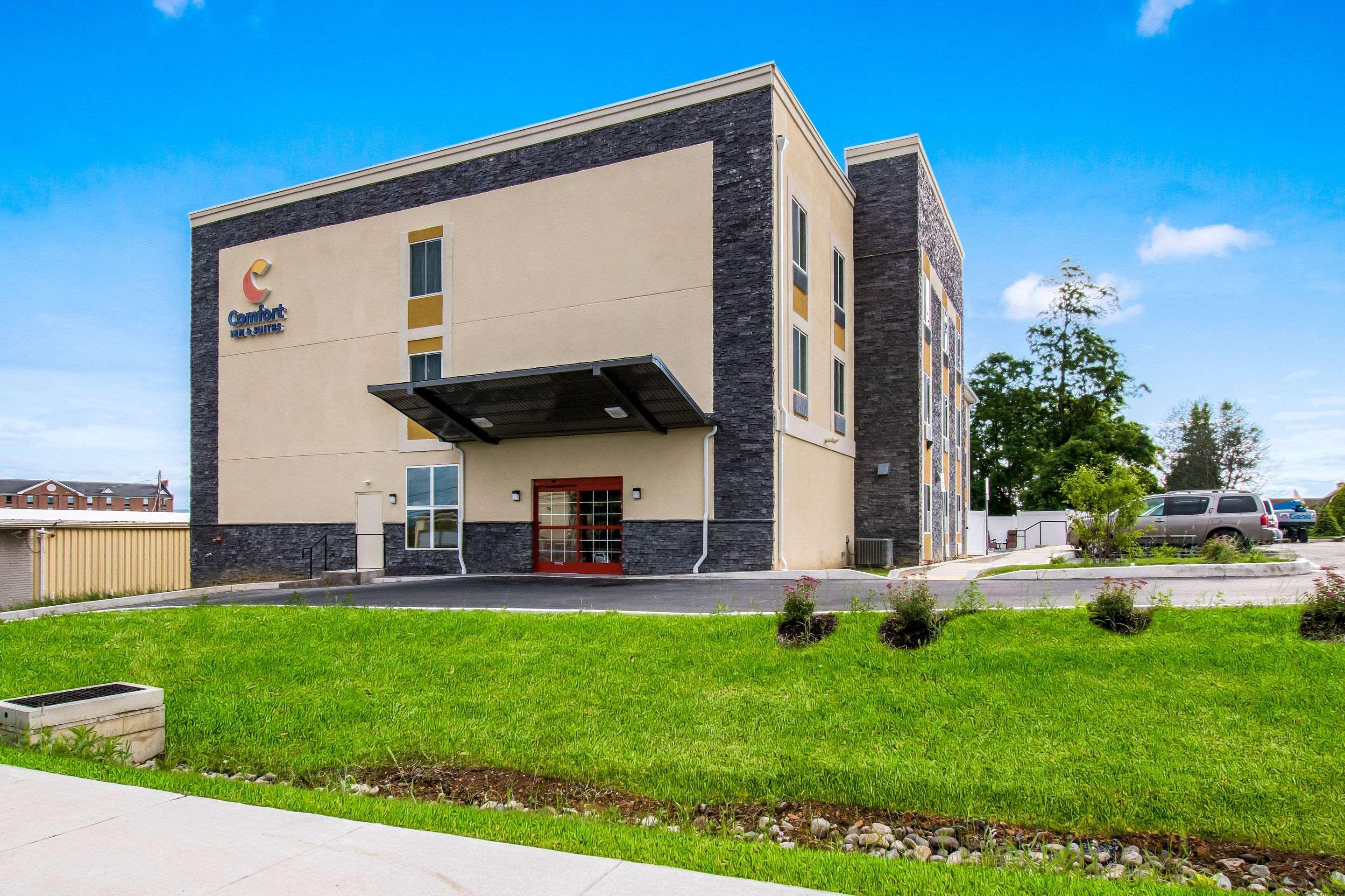 Comfort Inn & Suites Harrisburg - Hershey West Eksteriør bilde