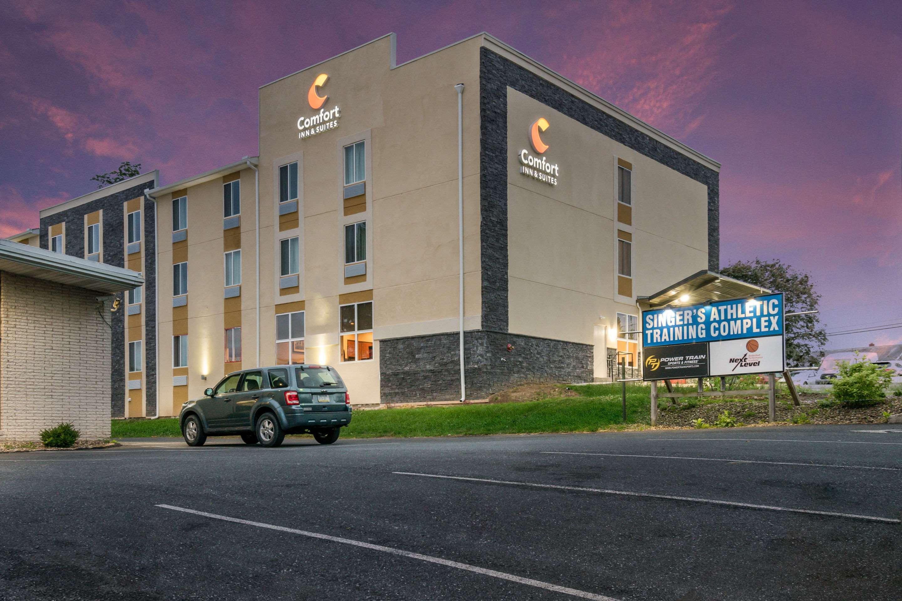 Comfort Inn & Suites Harrisburg - Hershey West Eksteriør bilde